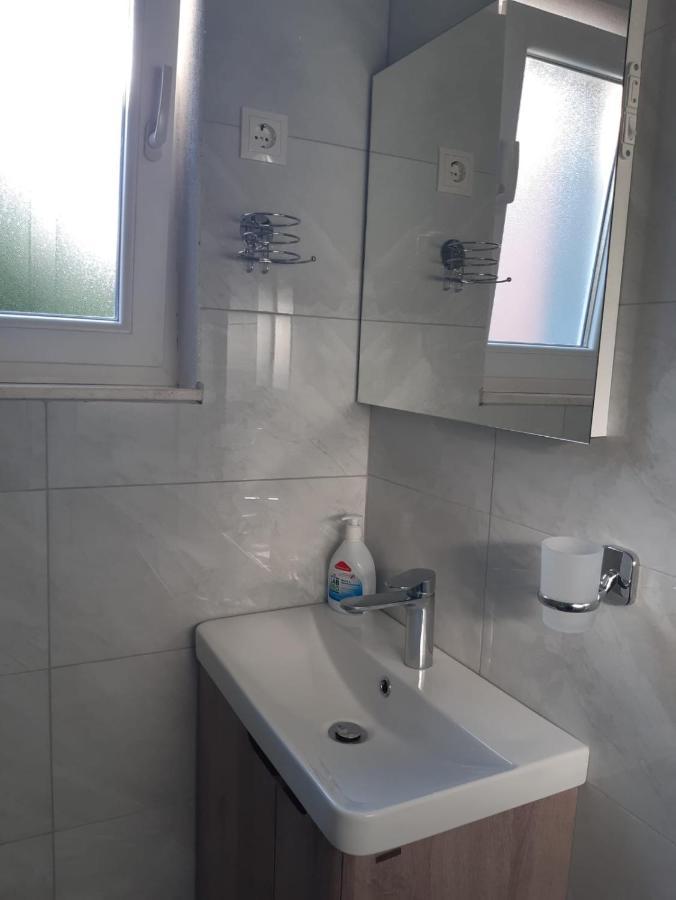 Appartement Jona - Dugi Rat - Mali Rat Extérieur photo
