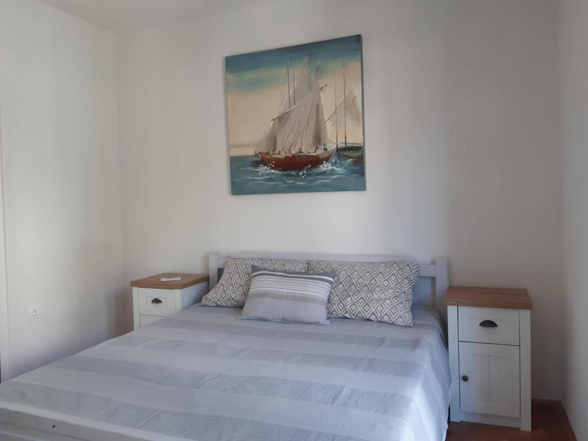 Appartement Jona - Dugi Rat - Mali Rat Extérieur photo